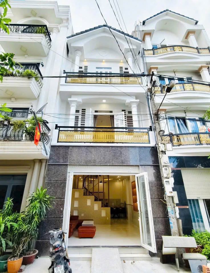 Nhà 4 phòng ngủ đẹp ngay chợ Minh Phát, tặng full nội thất