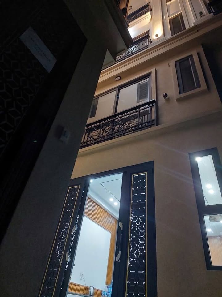 Nhà 7 tầng thang máy, vị trí vàng Nam Từ Liêm, sẵn sổ giao dịch