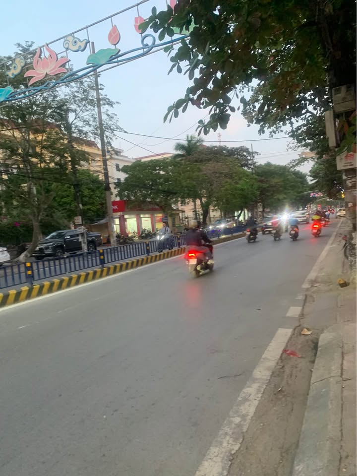 Siêu phẩm nhà lô góc mặt đường Quang Trung, Thái Bình, vị trí đắc địa, kinh doanh đỉnh