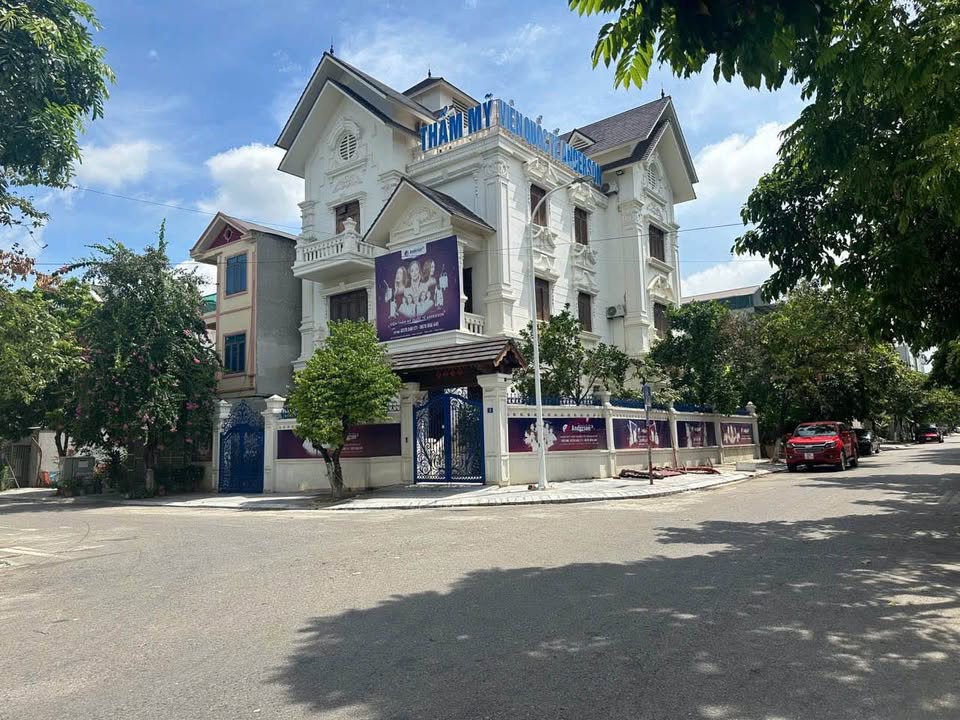 Biệt thự góc 2 mặt tiền 300m2 đẹp nhất Khai Quang, Vĩnh Yên - 18 tỷ