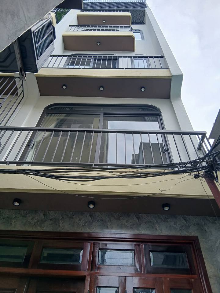 Nhà 5 tầng mới xây, 34m² trung tâm Thạch Bàn, 7,05 tỷ