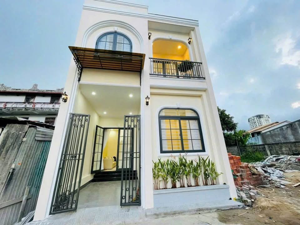 Nhà 2 tầng kiệt oto Hoàng Quốc Việt, Huế - Tặng toàn bộ nội thất