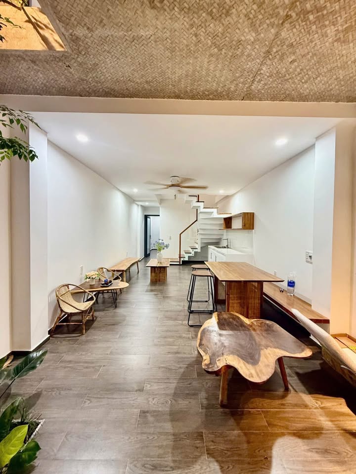 Bán homestay 2 tầng, diện tích 120m2 tại khu VIP đường Xuân Diệu, giá 3,1 tỷ