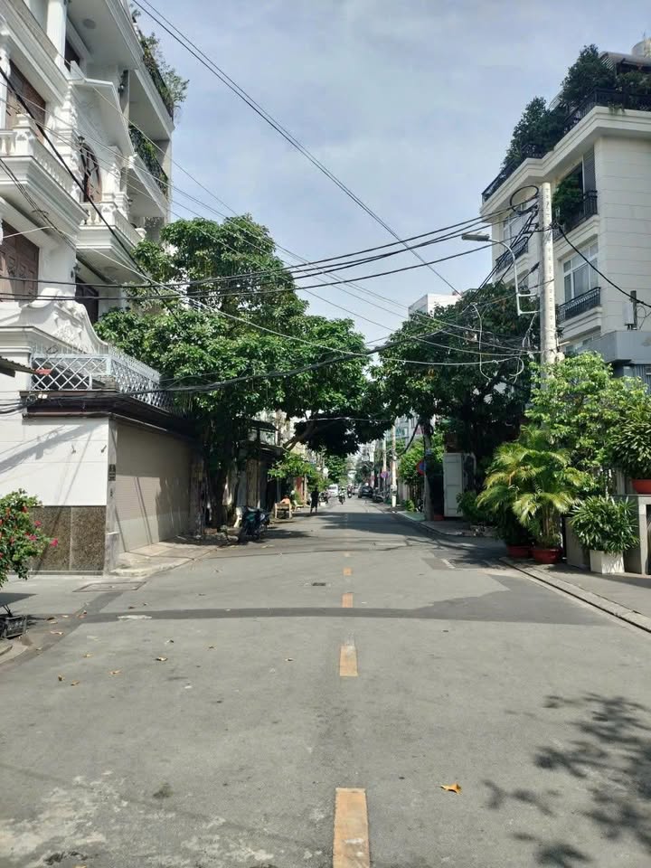 Biệt thự mặt tiền Tân Bình siêu víp, sát sân bay, kinh doanh đỉnh