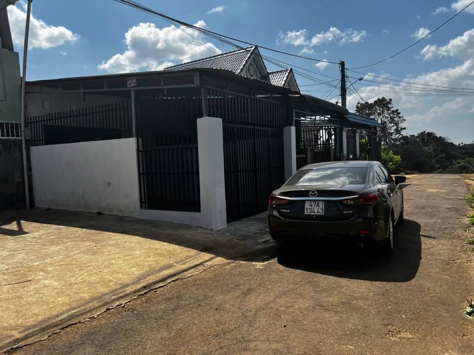 Bán nhà mặt tiền đường nhựa 4.5x28m, giá 1.45 tỷ tại Đắk Lắk