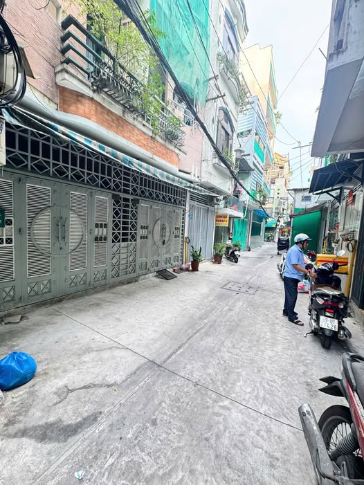 Cho thuê nhà nguyên căn ngay khu Cư Xá Bắc Hải, Quận 10, hẻm xe tải tận cửa