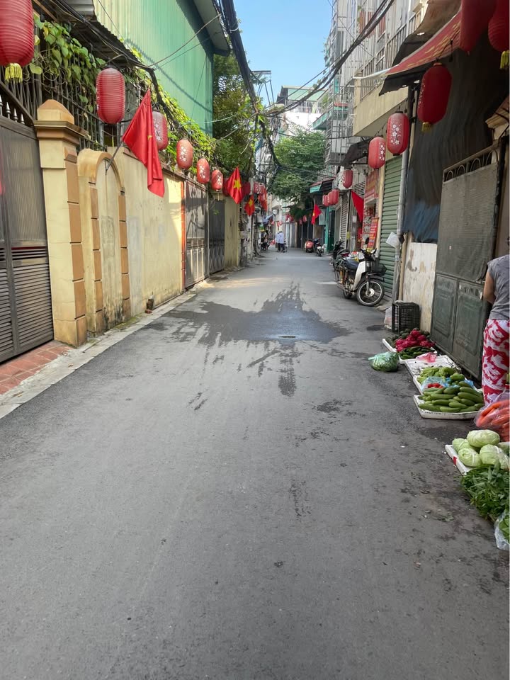 Nhà 6 tầng Tả Thanh Oai 40m2 vuông vắn, ngõ nông, giá hời