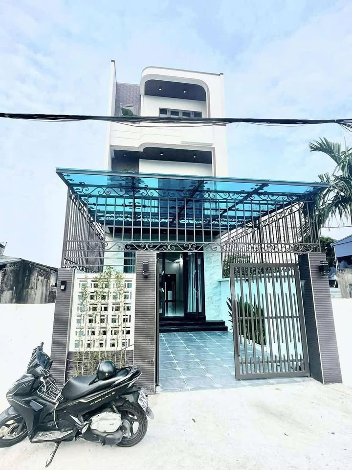 Bán nhà 3 tầng tại Giải Phóng, Nam Định, 80m2, ngõ ô tô, giá 3,45 tỷ