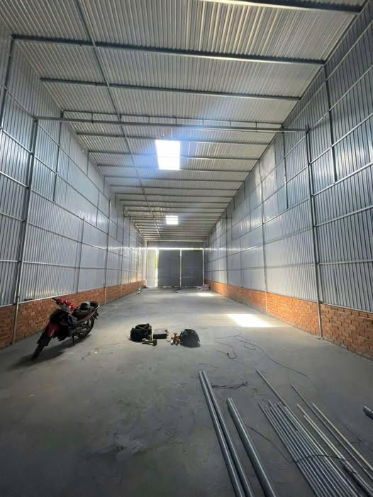 Cho thuê kho mới xây, mặt tiền đường lớn, không cấm tải, sẵn sàng đón đầu kinh doanh