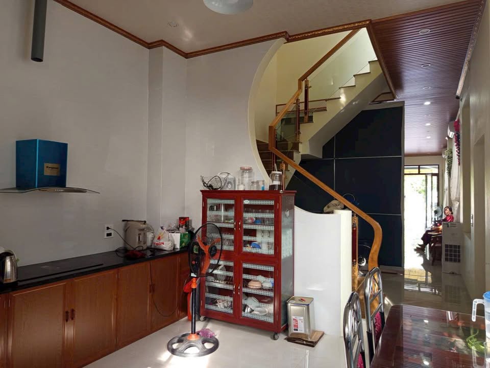 Nhà 2 tầng mặt tiền kinh doanh cafe thành phố Thanh Hóa, giá yêu thương