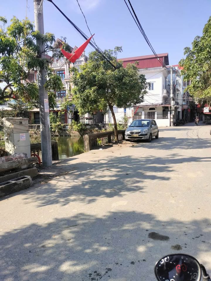 Bán đất mặt hồ Mai Động, Phù Khê 60m2, 2 ô tô tránh nhau