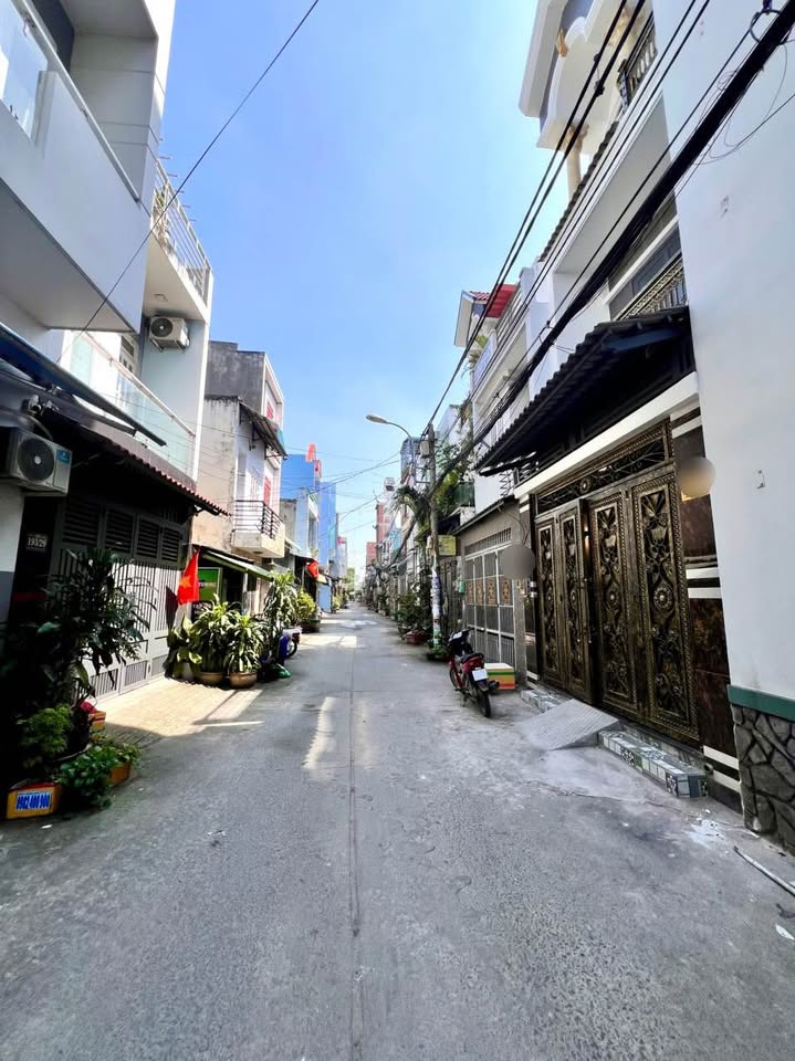 Bán nhà Bình Tân 4x14m, 4 phòng ngủ, sổ hồng riêng, giá 5.65 tỷ