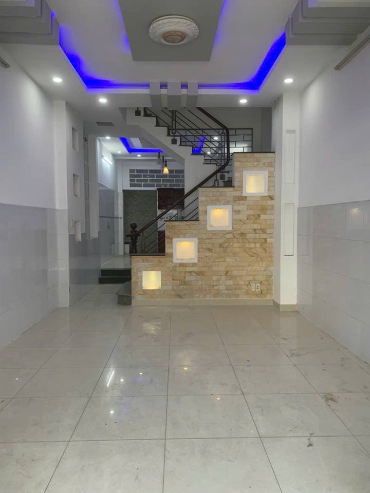 Nhà 3 tầng có chỗ đỗ ô tô, gần chợ Bình Trị, Bình Trị Đông - 57m²