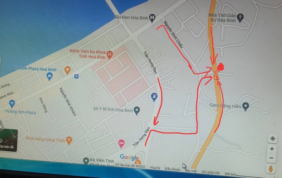 Nhà 56m2 thực tế gần 200m2, 2 phòng ngủ, 2wc, mặt đường nhựa lớn, gần Vincom Hòa Bình