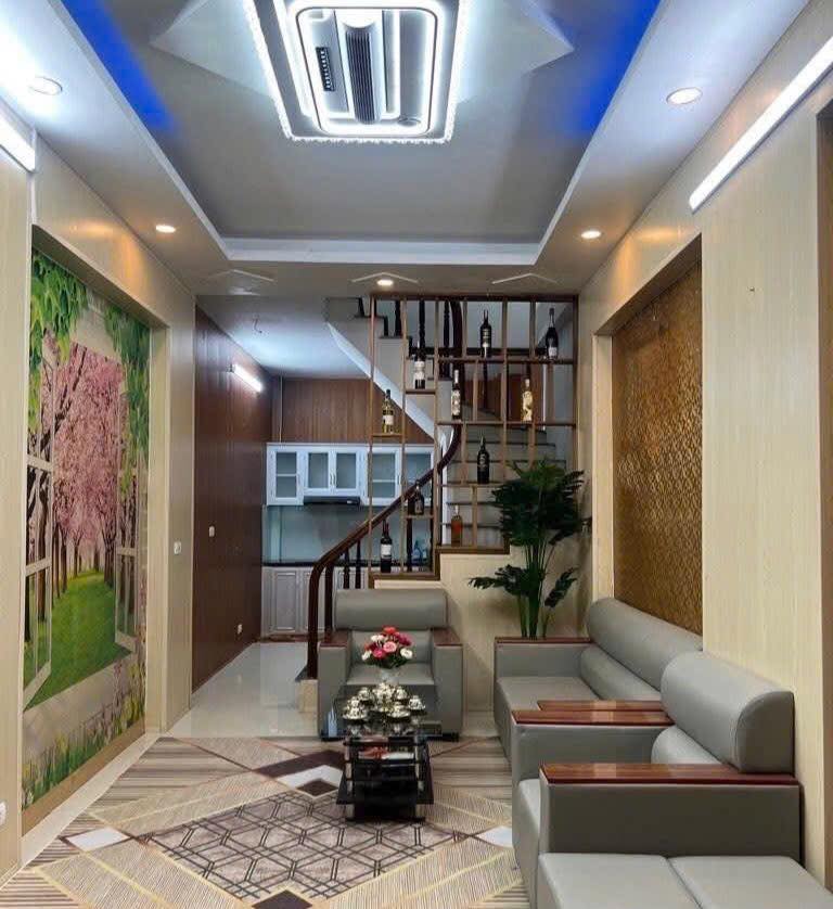 Bán nhà 33m², 3 phòng ngủ, Thanh Lân - Vĩnh Hưng, ô tô đỗ cửa, giá 7,2 tỷ