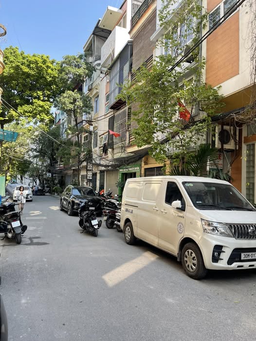 Nhà 40m2, 3 tầng, 2 mặt ngõ thoáng, sát mặt phố Tây Sơn, Đống Đa, giá yêu thương