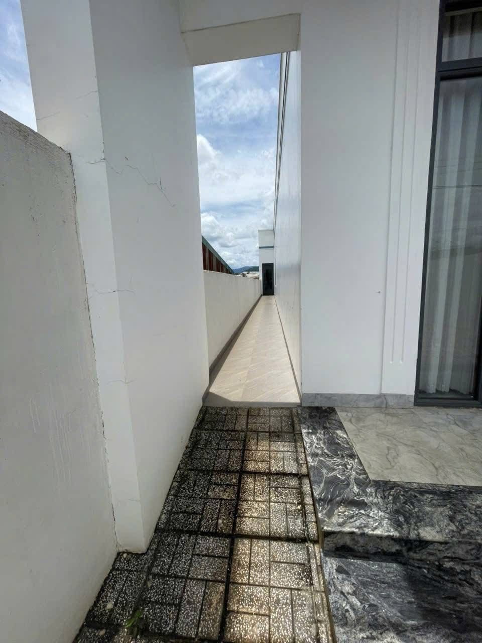 Nhà mới xây 3 phòng ngủ gần cầu Ông Thiều, Đơn Dương, sẵn thổ cư, kinh doanh tốt