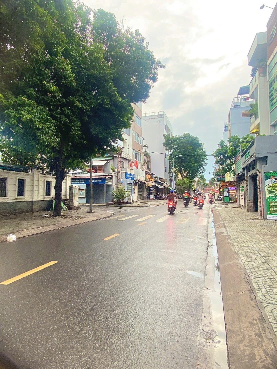 Nhà nhỏ nở hậu, sổ đẹp, Ko LG QH - Hồ Thị Kỷ - 3.2x6 (18m2) - 3 tỷ