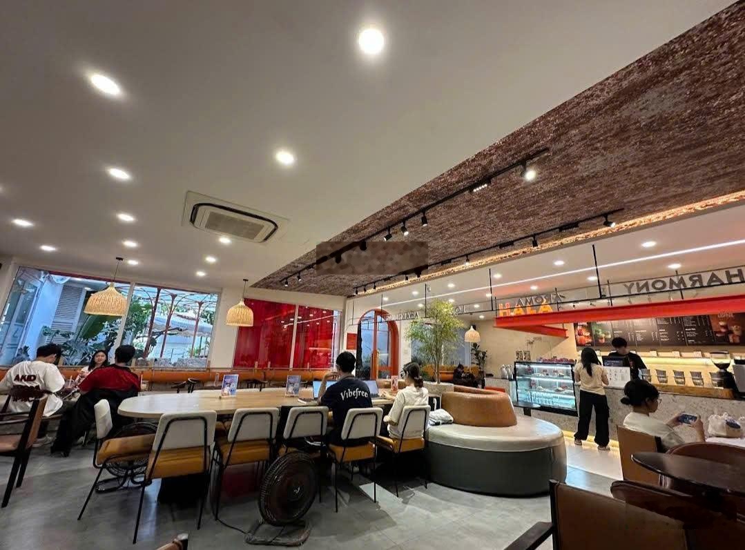 Nhà siêu đẹp mới xây mặt tiền Đường Hòa Hưng gần Cách Mạng Tháng 8 Quận 10