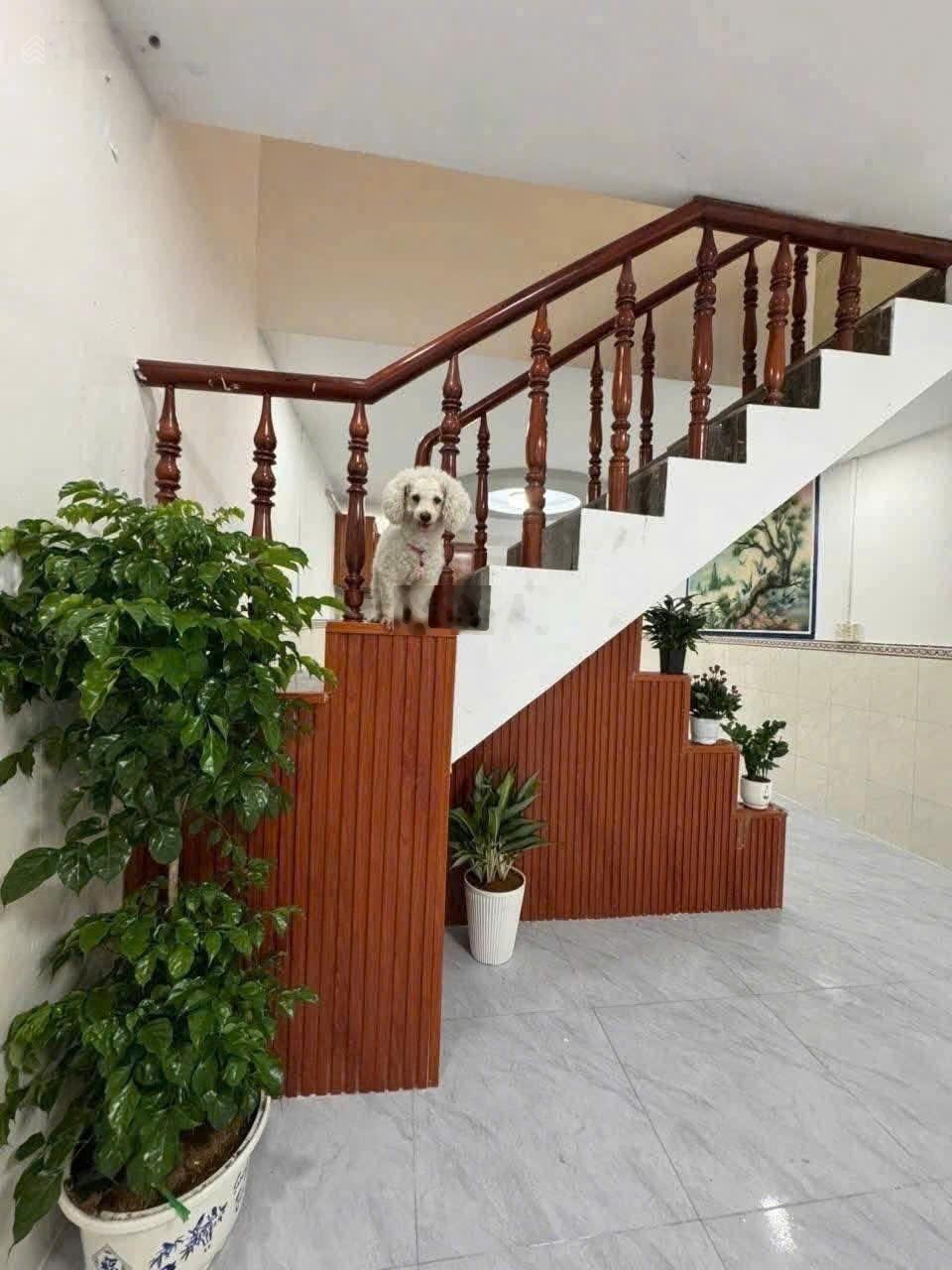 Cần bán nhanh, giá cực tốt, nhà lầu trệt hẻm xe hơi, nội thất mới đẹp, vào ở ngay, giá tốt