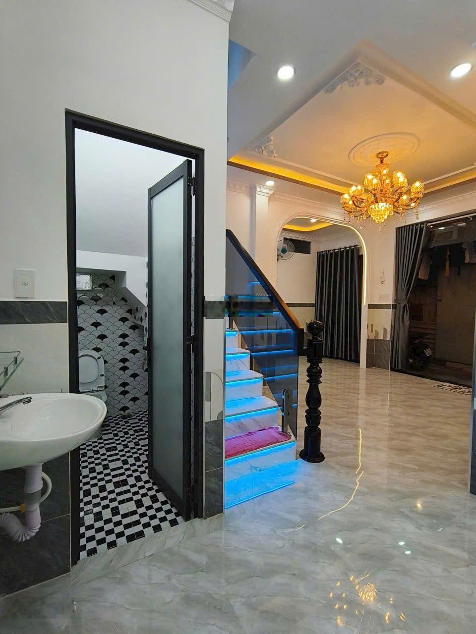 Cần bán nhà đẹp hóc môn xã Đông thạnh