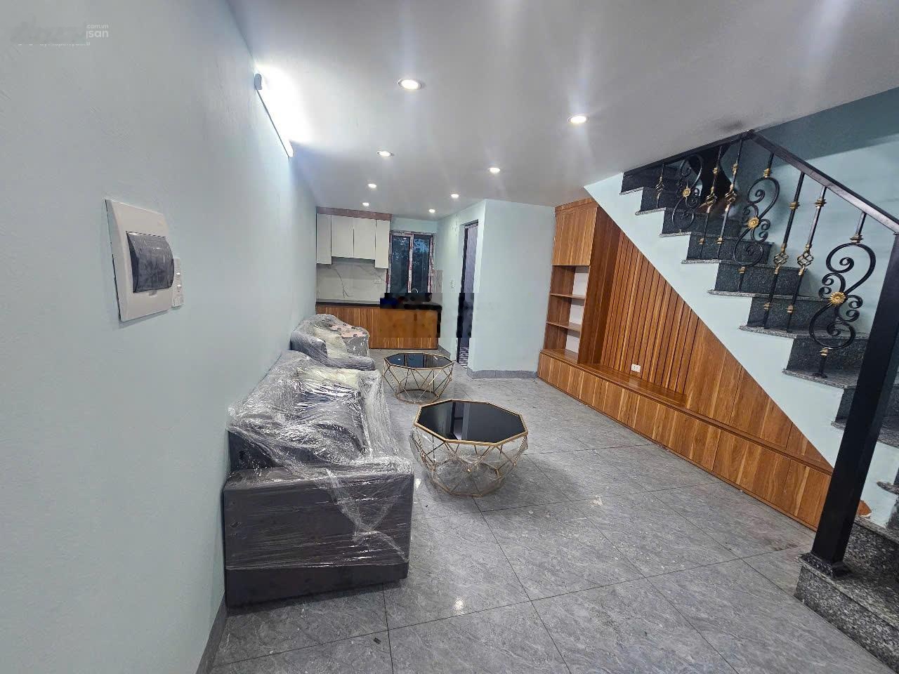 Bán nhà khu trường c1,2,3 Yên Viên Gia Lâm 1.3tỷ, sẵn 2T ở/cho thuê full nội thất 1p ra oto sát chợ