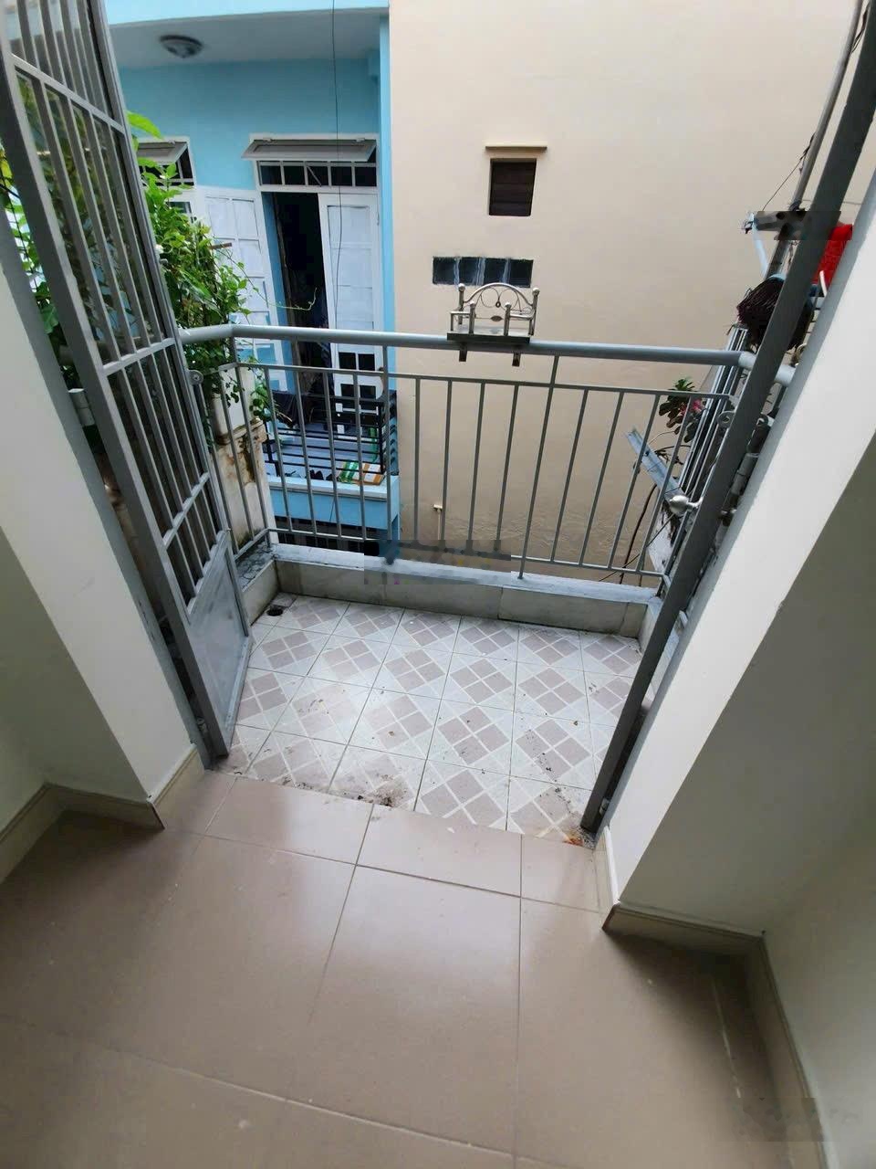 Nhà nhỏ giá rẻ nguyễn duy bình thạnh 1 tỷ 750 TL ít