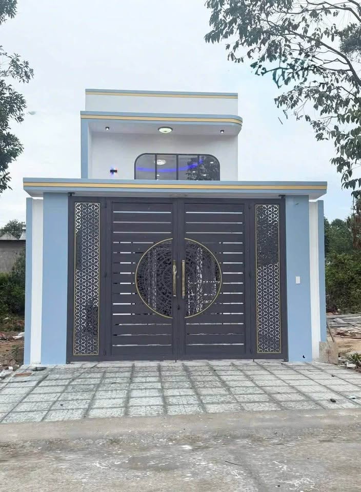 Nhà gác lửng hiện đại - Mỹ Phước 3, Bình Dương - sổ hồng riêng