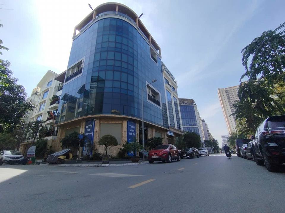 Tòa văn phòng 8 tầng lô góc mặt phố Thanh Xuân vị trí đắc địa