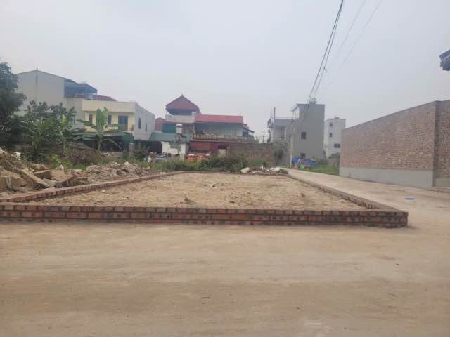 Đất 2 mặt tiền, trung tâm thị trấn Quang Minh, ở hay kinh doanh, đầu tư đều ngon