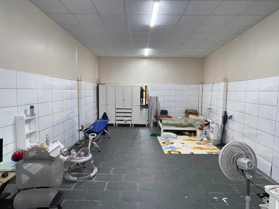 Nhà hẻm Triệu Quang Phục, 2 tỷ 150 triệu, full nội thất, nở hậu