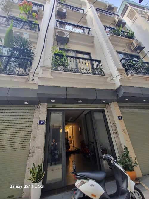 Nhà Bồ Đề ô tô vào nhà, gần phố Hồng Tiến, giá chỉ 14,8 tỷ