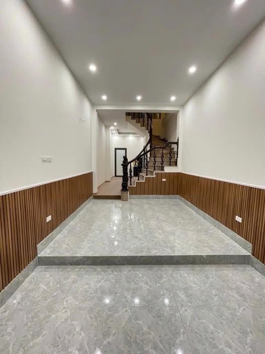 Nhà 44m², 4 tầng, hai thoáng, khu phân lô Quân Đội Nguyễn Sơn, Long Biên 10,75 tỷ