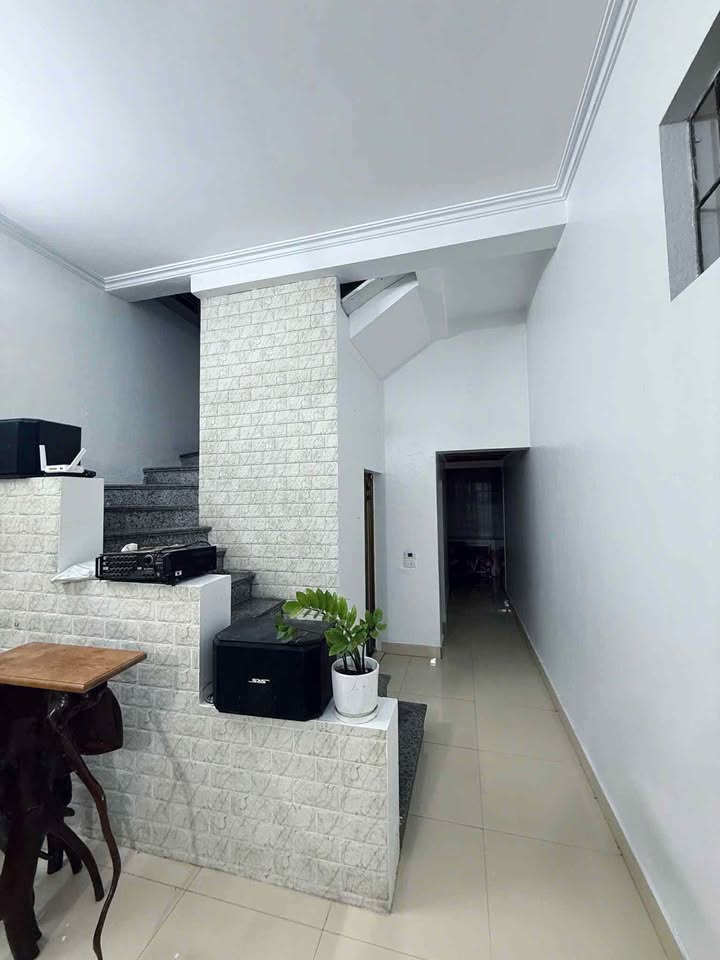 Nhà 2 tầng kiên cố - Vị trí đắc địa phường Đồng Tiến, Hòa Bình