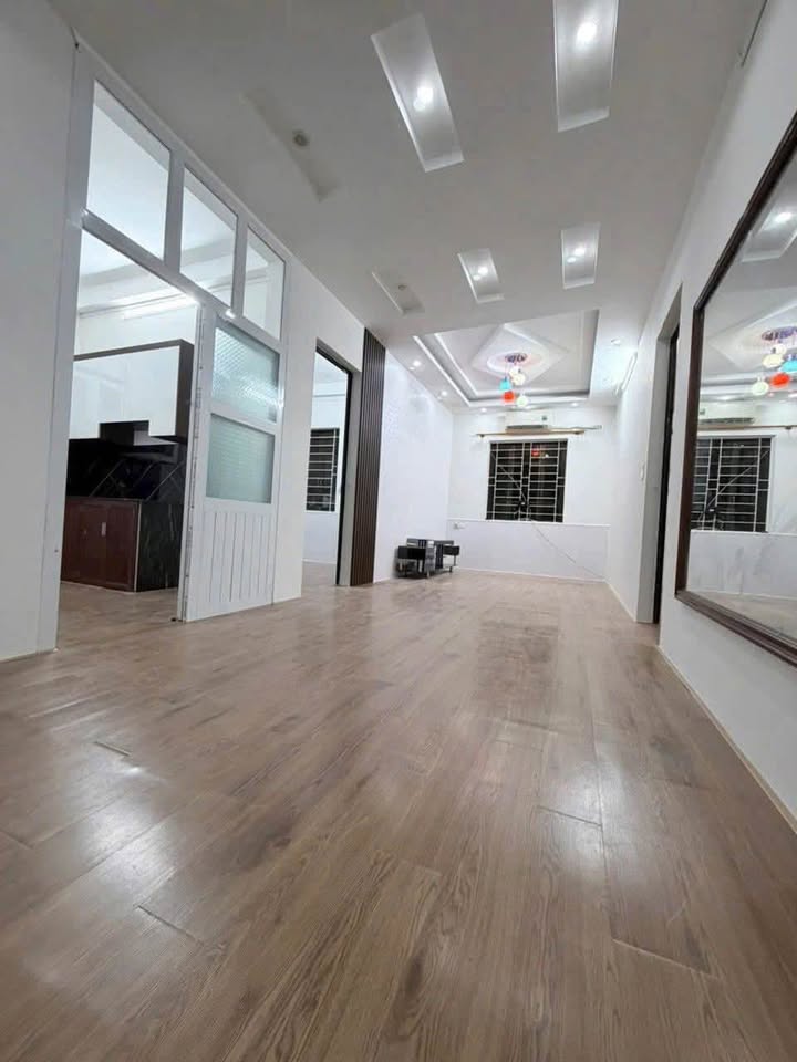 Bán căn hộ chung cư Đông Phát, 68m2, tầng 3, giá tốt