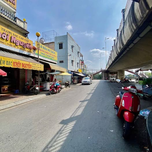 Nhà góc 2 mặt tiền, có gác, phường 2 Bến Tre, giá tốt, cho thuê 16 triệu/tháng