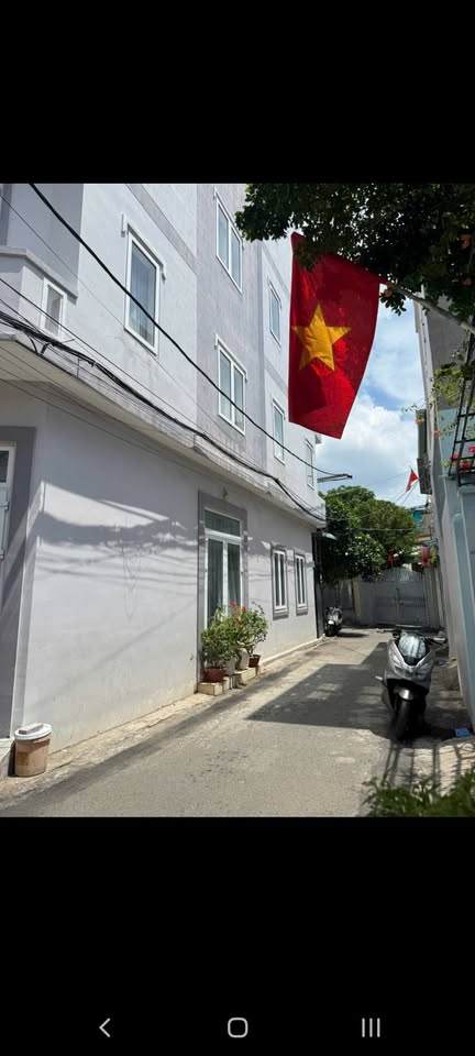 Vũng Tàu nhà 1 trệt 3 lầu 3 mặt tiền, giảm sâu 4,68 tỷ, cơ hội vàng