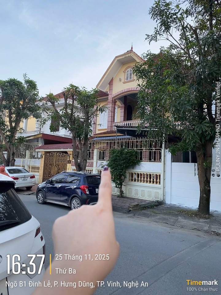 Biệt thự vip Duy Tân, thành phố Vinh diện tích 310m2, hướng Đông Bắc, đường 12m