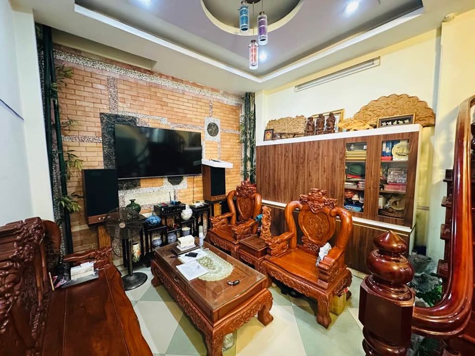 Siêu phẩm nhà 5 tầng - ngõ ô tô tránh - kinh doanh đỉnh cao - gần phố Phan Văn Trường