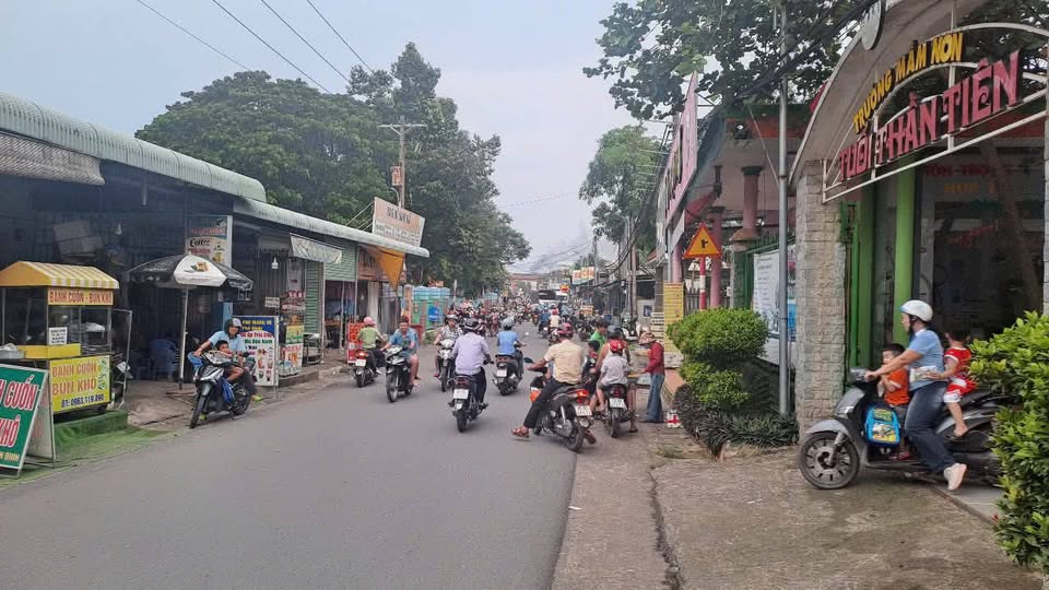 Bán nhà mặt tiền chợ Huỳnh Văn Nghệ, giá nhỉnh 5 tỷ