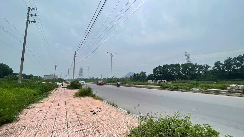 Đất vàng Kim Long, mở cửa khu công nghiệp, kinh doanh bạt ngàn