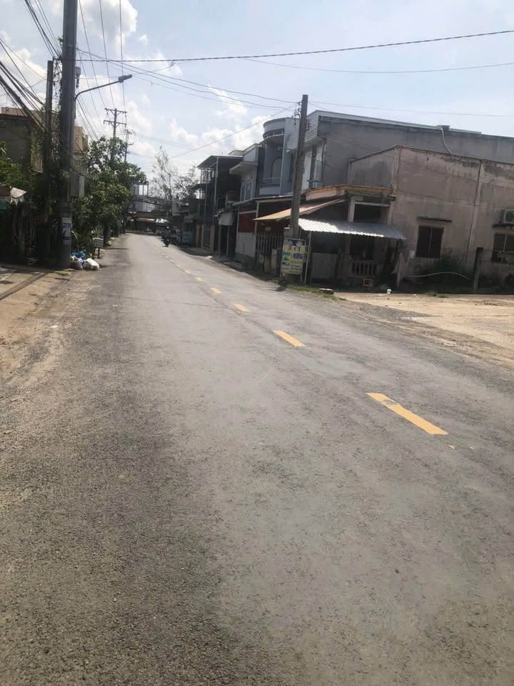 Bán đất vườn 3200m2 có nhà 4 phòng ngủ tại Giồng Trôm, Bến Tre