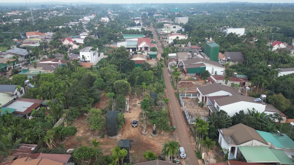 Bán đất rộng 52m mặt tiền, thích hợp làm kho bãi hoặc nghỉ dưỡng tại phường Tân An, Đắk Lắk