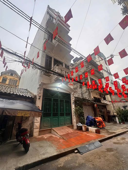 Nhà mặt phố Hồng Hà 60m², 4,5 tầng thang máy, giá 11 tỷ, cơ hội vàng cho nhà đầu tư