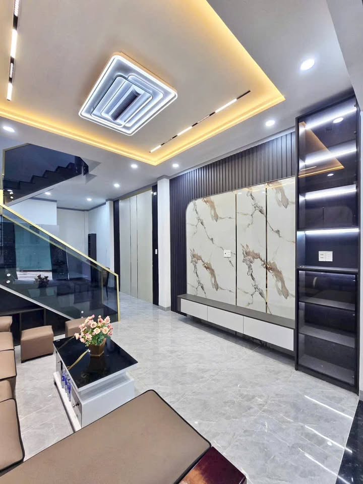 Nhà 2 tầng lầu thổ cư 100% tọa lạc tại phường Trảng Dài, thành phố Biên Hòa