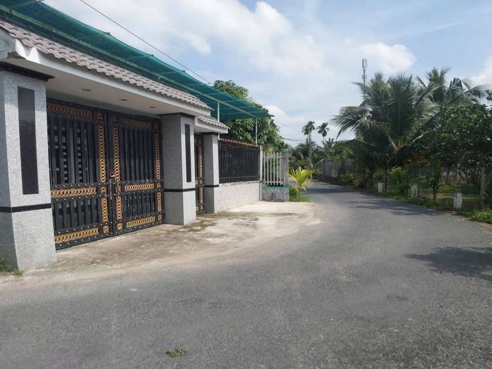 Bán biệt thự mini mặt tiền lộ nhựa, 330m2, chỉ 1.5 tỷ tại phường Sơn Đông, thành phố Bến Tre