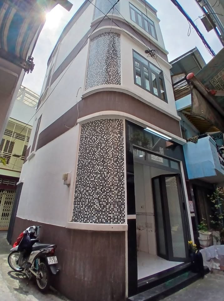 Nhà mới xây 4 tầng, 26m², gần mặt tiền Lý Thái Tổ, Quận 10, giá 5 tỷ