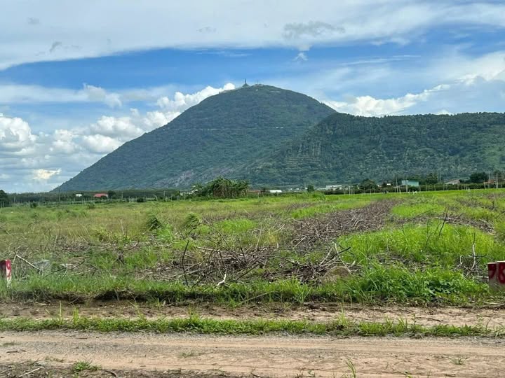 Bán đất tại Thạnh Lợi, Thạnh Tân, Tây Ninh, diện tích 1122m2, chỉ cách đường nhựa 200m