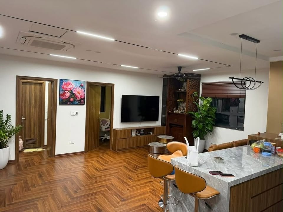 Chung cư K35 Tân Mai, 100m2, lô góc, 3 phòng ngủ, vành đai 2.5, nội thất cao cấp, sổ đỏ chính chủ