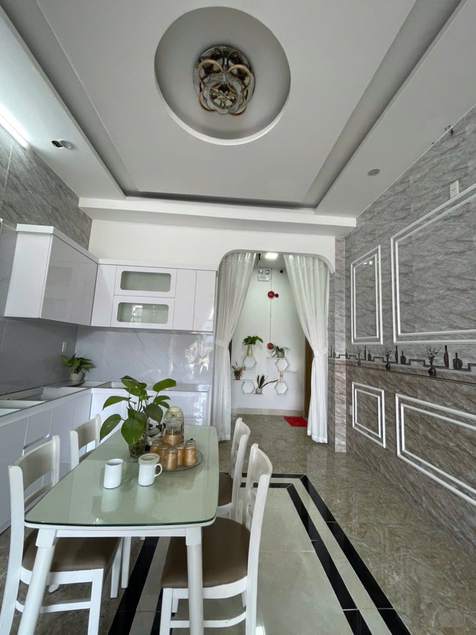 Bán tòa căn hộ 3 tầng mặt tiền Trường Chinh, Cẩm Lệ, dòng tiền 25-30triệu/tháng